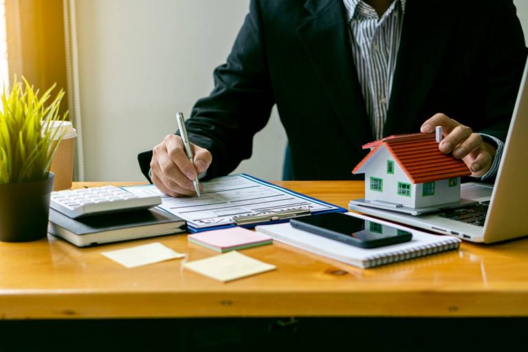 Que devient le déficit foncier en cas de vente immobilière