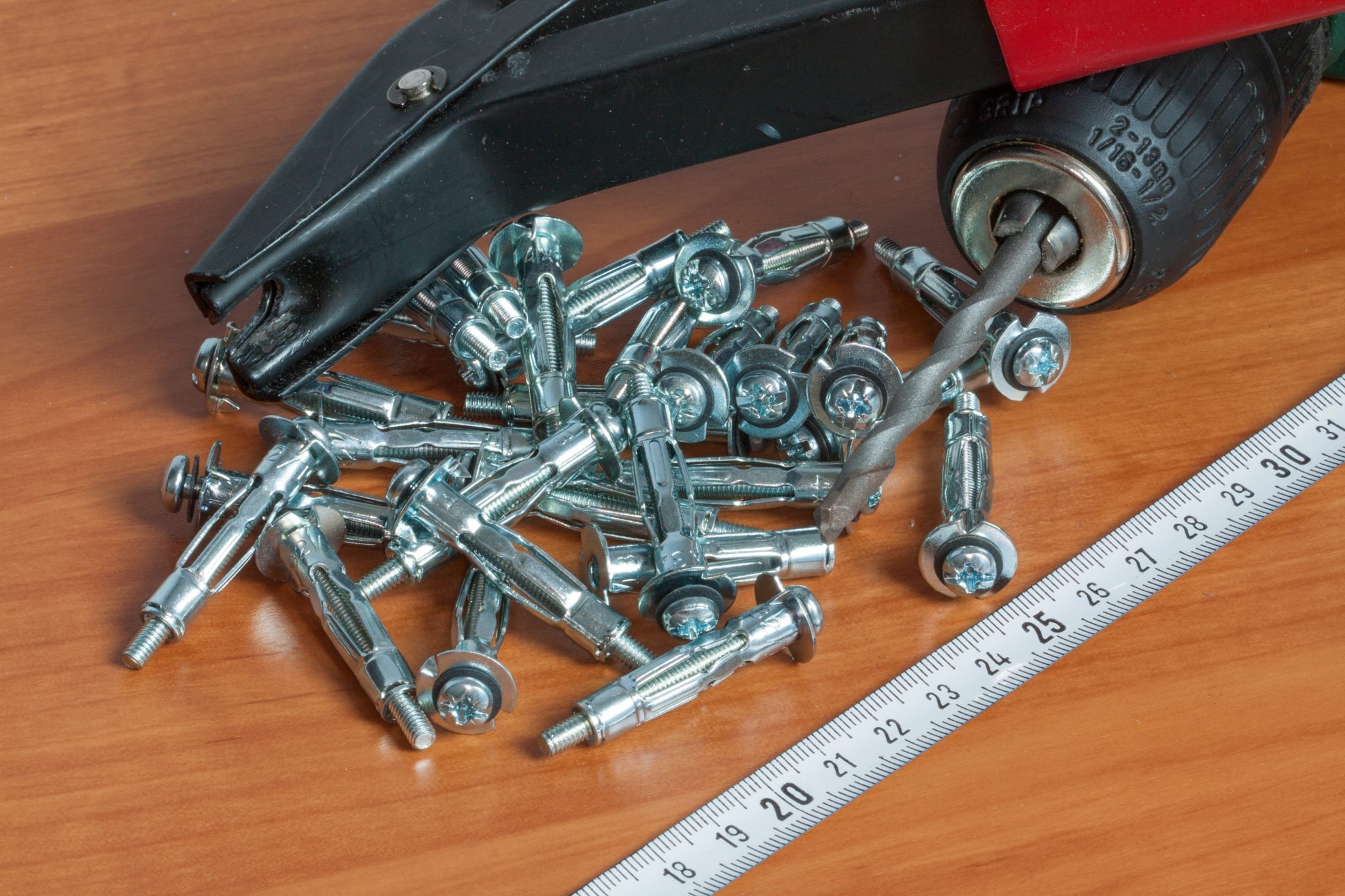 Visserie et quincaillerie : comment choisir les bonnes fixations pour ses travaux ? Visserie et quincaillerie